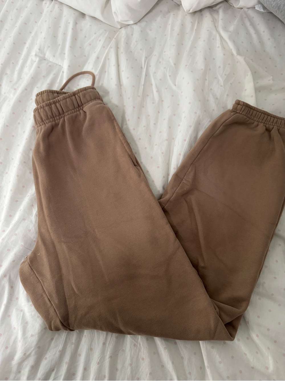Aritzia TNA tan sweatpants
